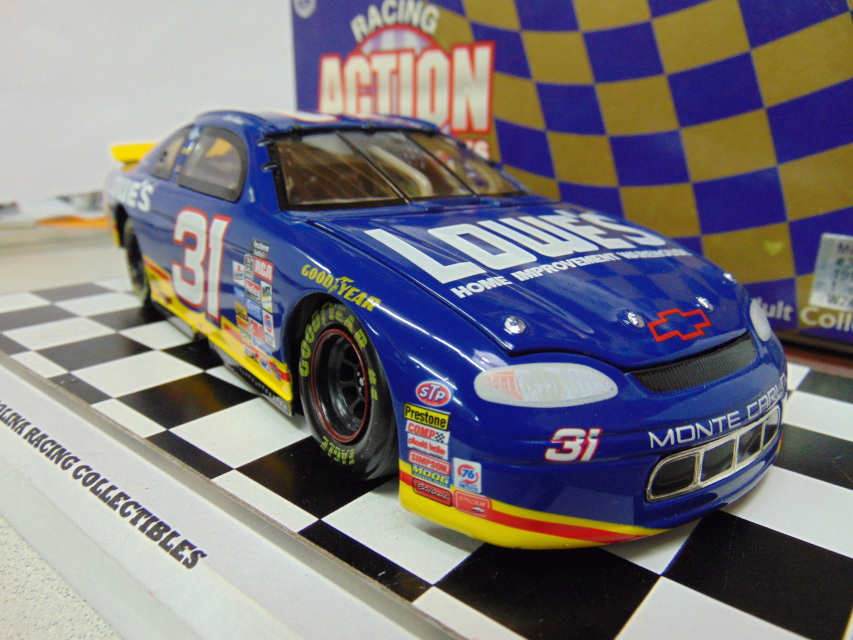 Action 16177-98 1/24 Mike Skinner #31 Lowe's 1998 Chevrolet Monte