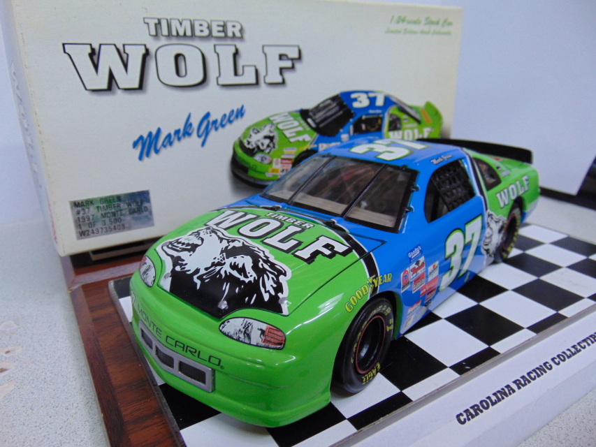 New 1997 Action 1:24 Diecast NASCAR Mark Green Timber Wolf Monte Carlo #37 BW 