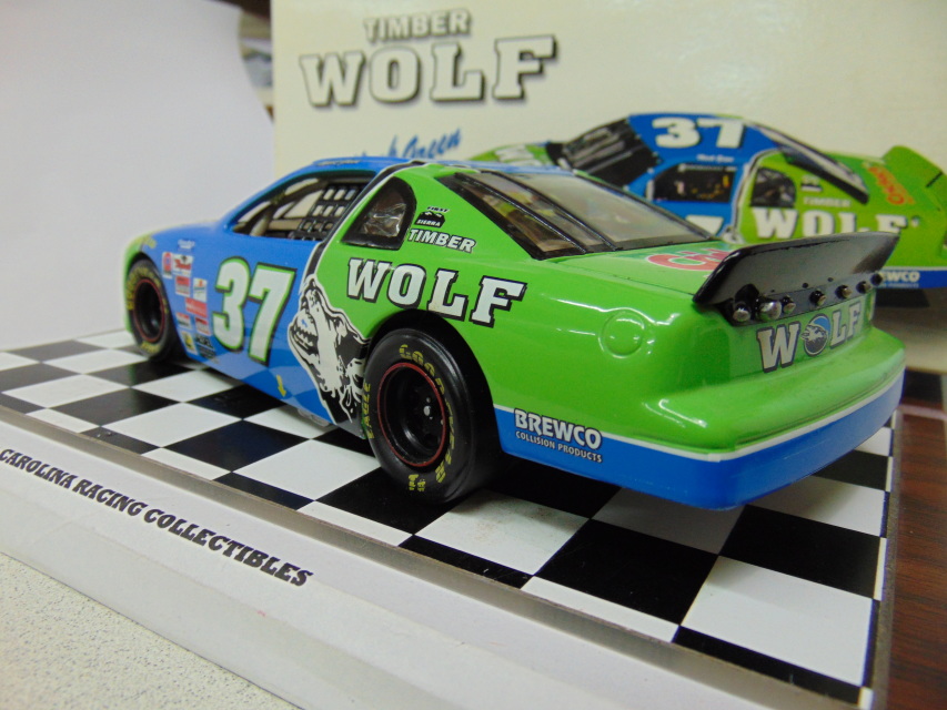 New 1997 Action 1:24 Diecast NASCAR Mark Green Timber Wolf Monte Carlo #37 BW 
