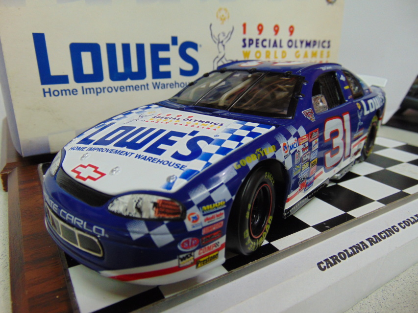 Action 16177-2 1/24 Mike Skinner #31 Lowe's 1999 Special Olympics