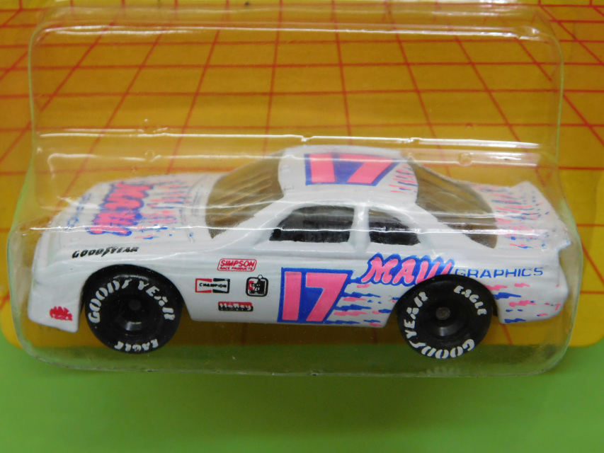 1992 Matchbox NASCAR 1:64 Scale Diecast Racetech Ford Thunderbird Stock Car #16 