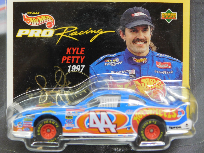 Hot Wheels 2001 Pit Board Series #45 Kyle Petty 1/11.5 Diecast Car for sale online 