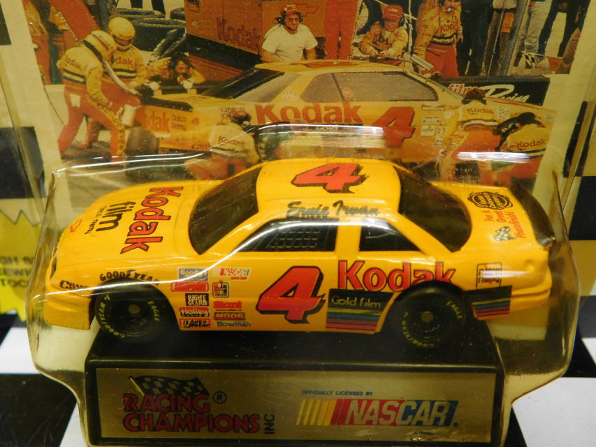 Matchbox Racing Super Stars ~ #4 Kodak Chevy Lumina ~ Ernie Irvan ~ 221/SU 