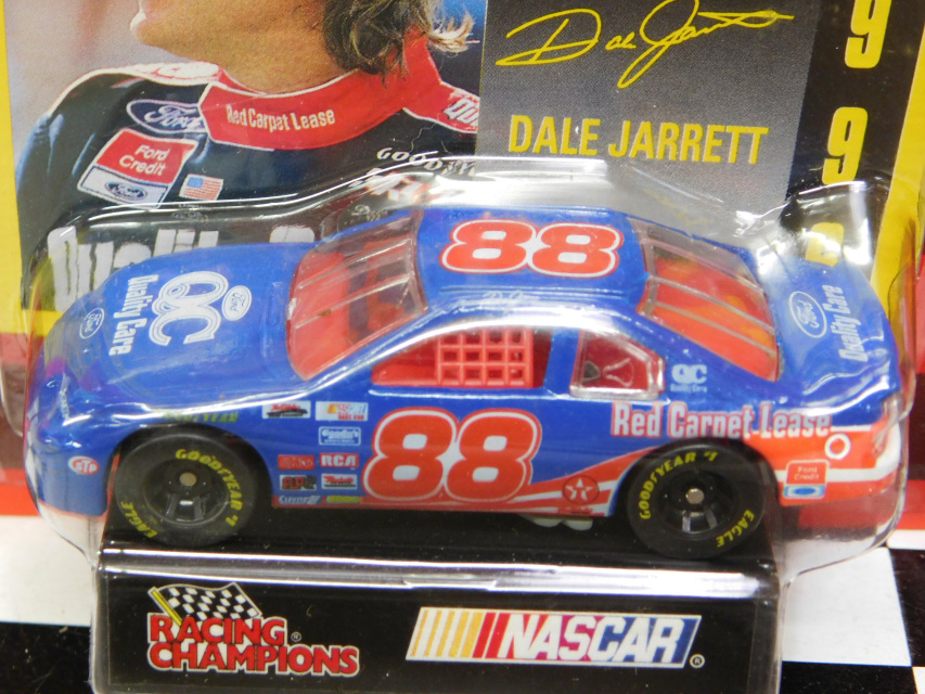 Dale Jarrett 1/64 #88 Ford Credit / Red Carpet Lease 1996 Ford