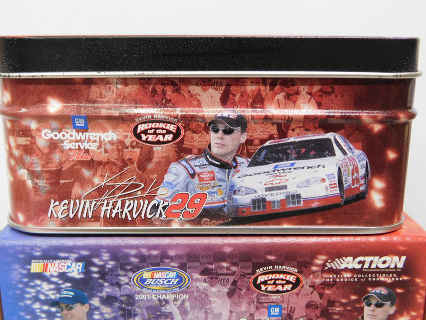 Action Racing 1:64 STOCK CAR NASCAR KEVIN HARVICK 2001 due set di modello 102513 
