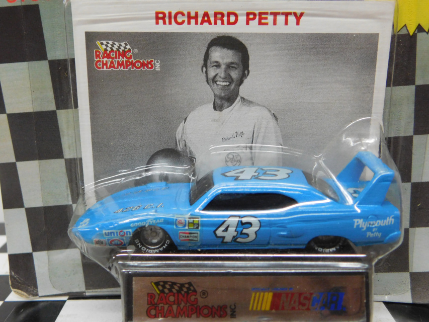 Richard Petty #43 Superbird Racing Champions Superstars 1:64 Scale Die Cast 