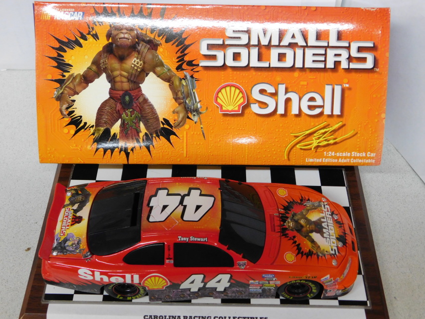 1998 Tony Stewart Shell Small Soldiers 1/24 Action NASCAR Diecast 