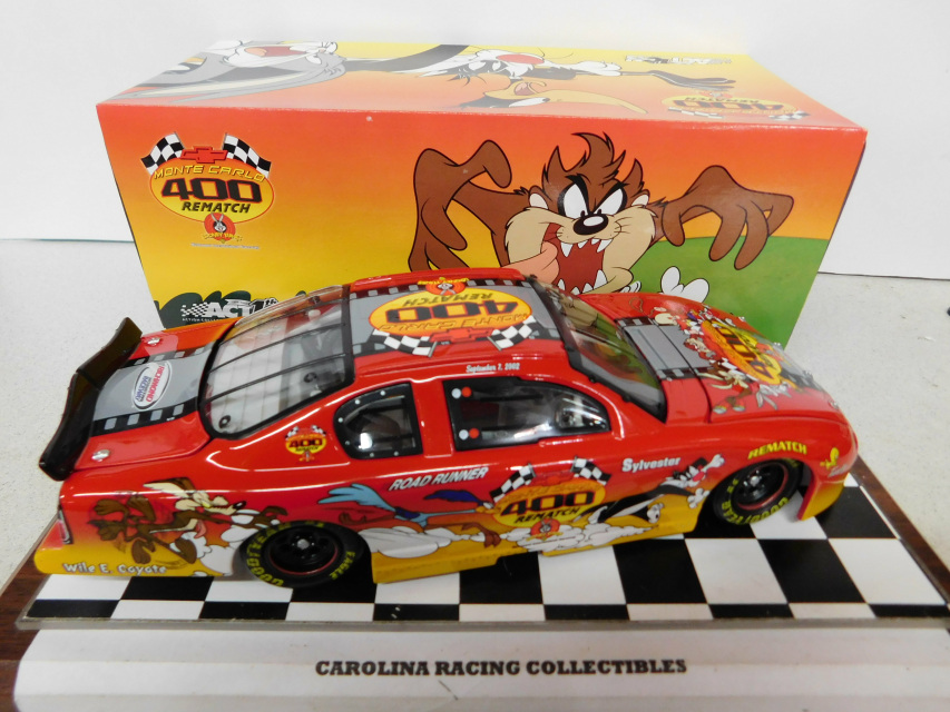 BRAND NEW 2002 LOONEY TUNES REMATCH EVENT 1/24 CLEAR WINDOW ACTION CAR 